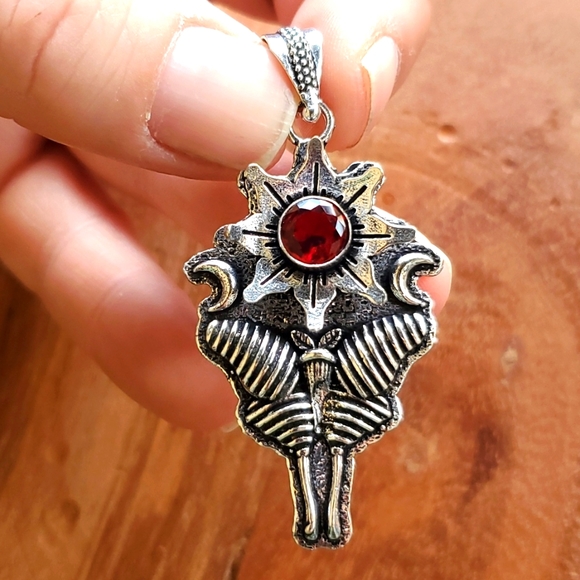 New Garnet 925 Silver Luna Moth Double Crescent Moon Pendant. - Picture 11 of 12
